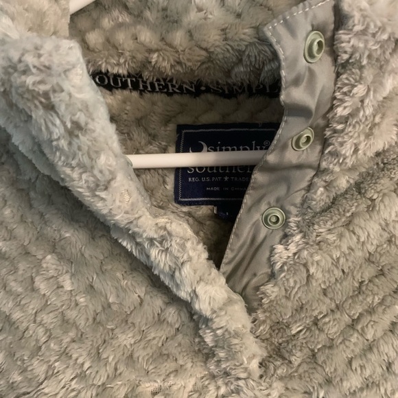 Simply Southern soft sherpa pullover gray size large - Picture 4 of 7